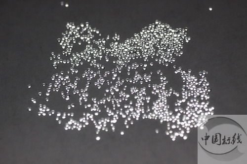 隆阳金属表面处理厂喷砂玻璃微珠清理